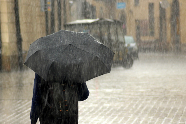 Meteoroloji’den kuvvetli yağış ve rüzgar uyarısı: 40-60 km/saat esecek<
