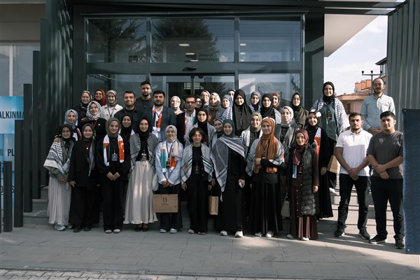 Kudüs Çalışma Grubu Geçit Ekibinden “Hakikate Bir Geçit” çalıştayı