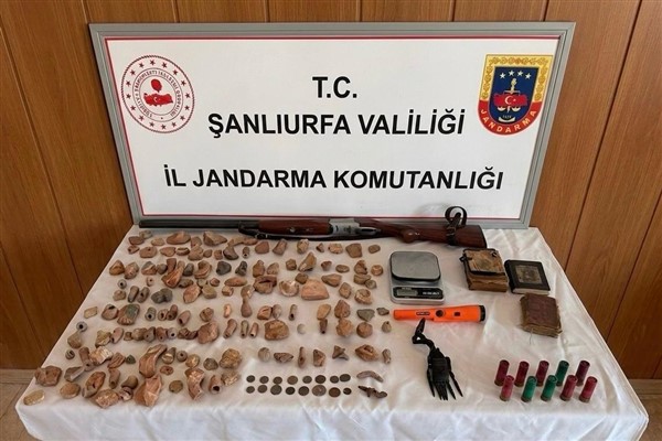 Halfeti’de tarihi eser operasyonu