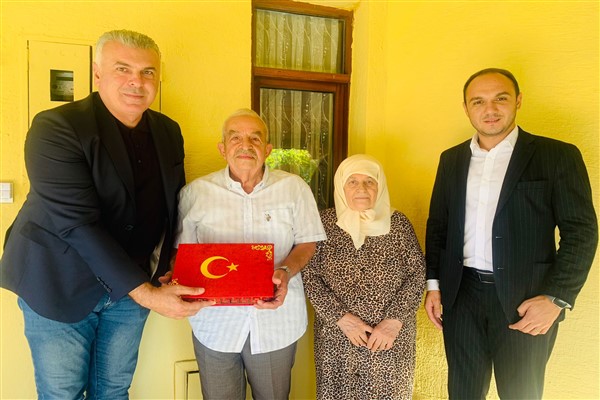İzmit Belediyesi, gazilere ziyaretlerini sürdürüyor <