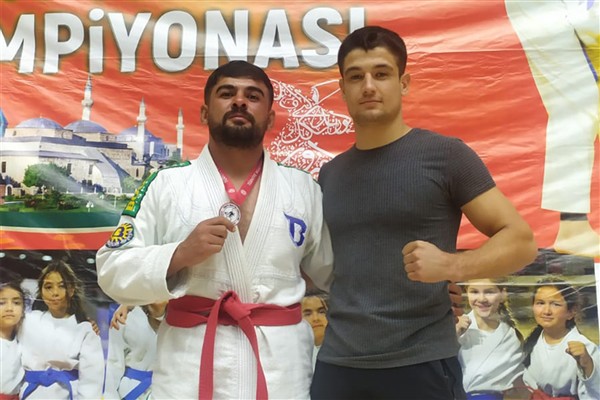 Karaman Emiray Spor Kulübü sporcusu Uluer, Türkiye üçüncüsü<