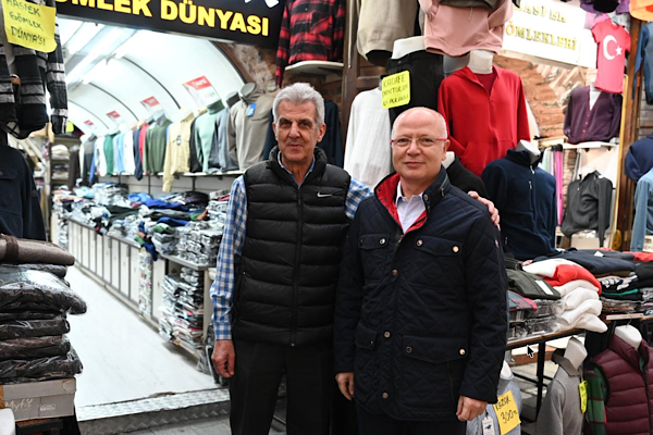 AK Parti Bursa İl Başkanı Davut Gürkan, çarşı esnafıyla buluştu<