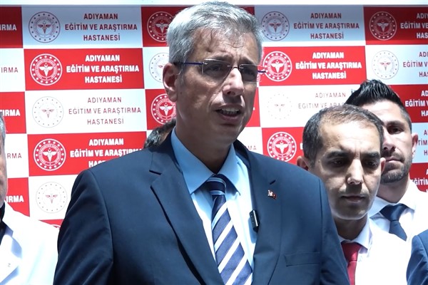 Bakan Memişoğlu, Dünya Ebeler Günü'nü kutladı<