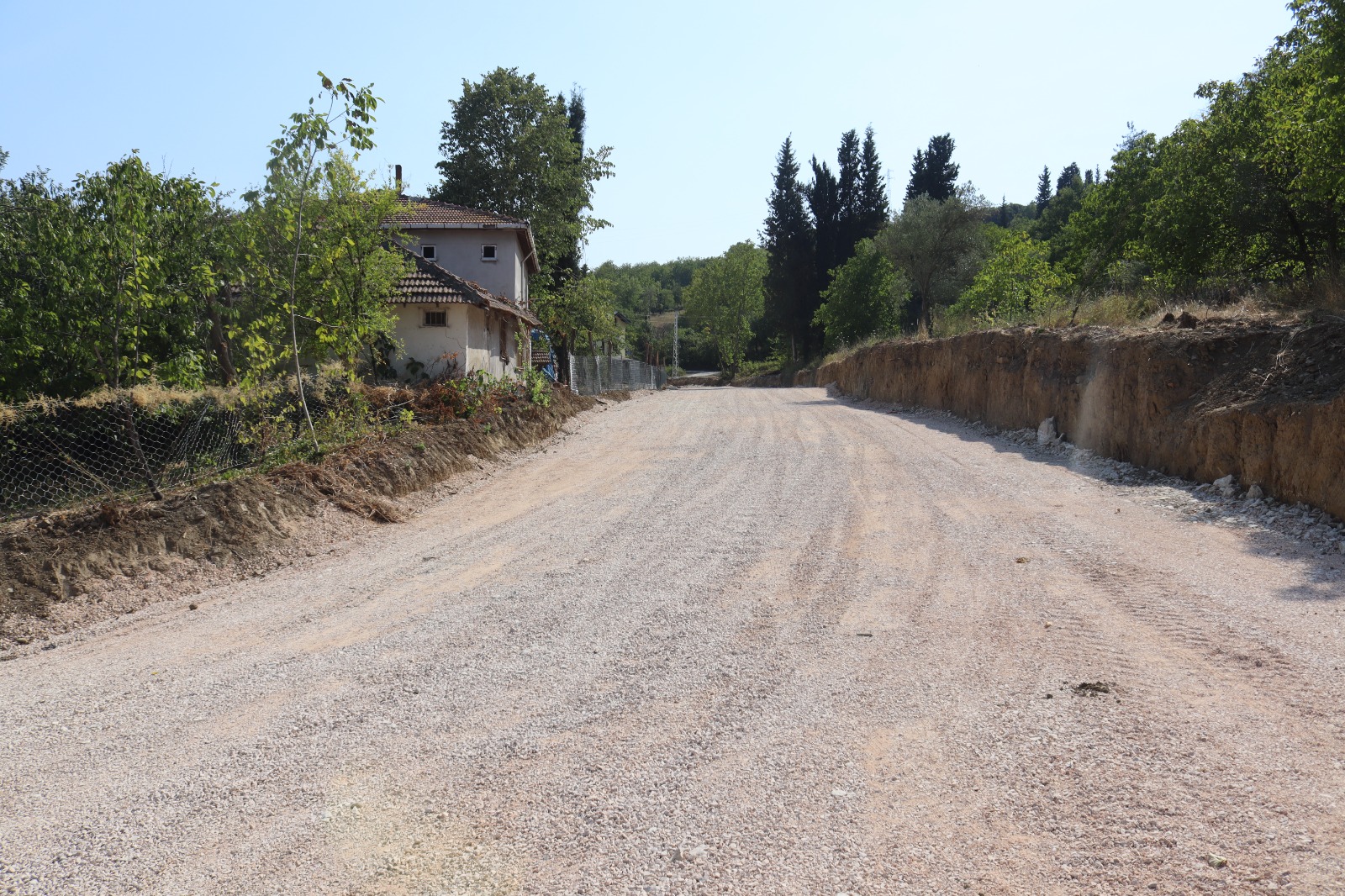 İzmit Belediyesinden Arızlı Mahallesi’ne yeni imar yolu<