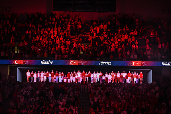 Vodafone’dan Voleybol Milletler Ligi’nde millilere hologram tribünden destek <