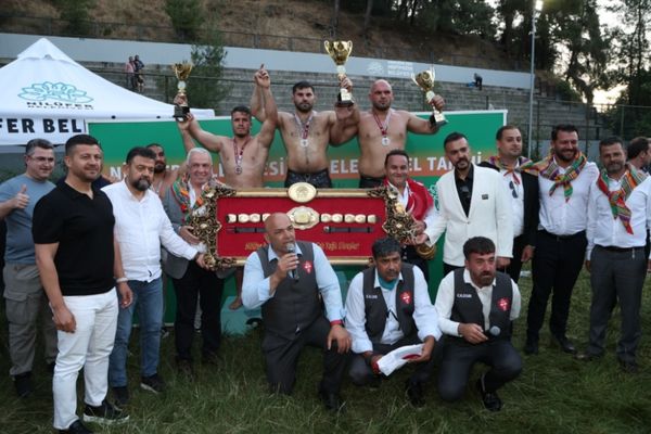 64. Tarihi Çalı Güreşleri’nde başpehlivan Erkan Taş oldu<