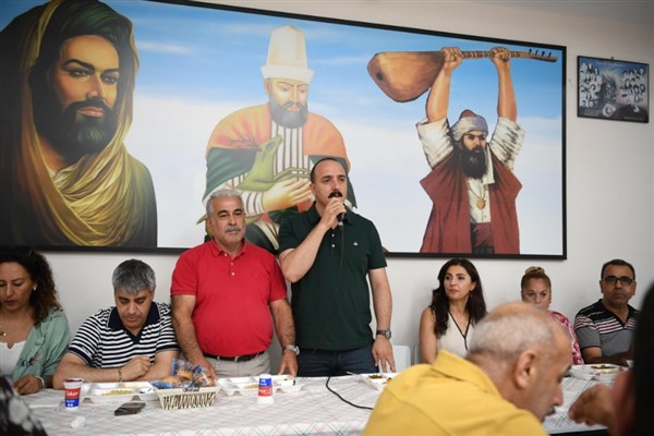 Kotan, Altınova Cemevi’nde oruç açma yemeği paylaştı<