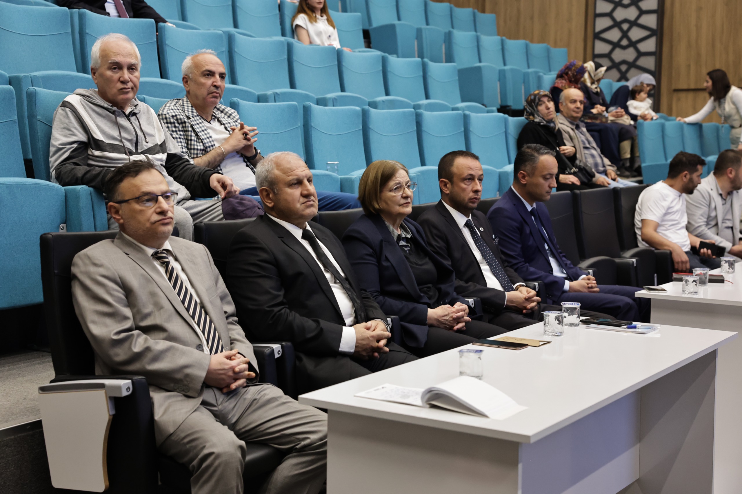 Kütahya'da Halk Günü Toplantıları ile vatandaşların talepleri değerlendiriliyor