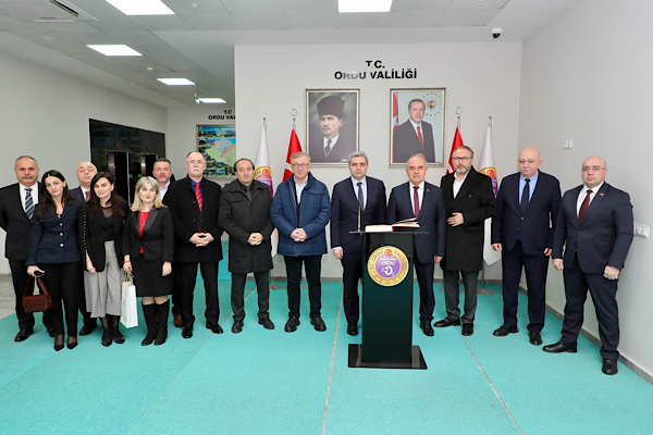 Gürcistan’ın Ankara Büyükelçisi  Kalandia, Vali Erol’u ziyaret etti<