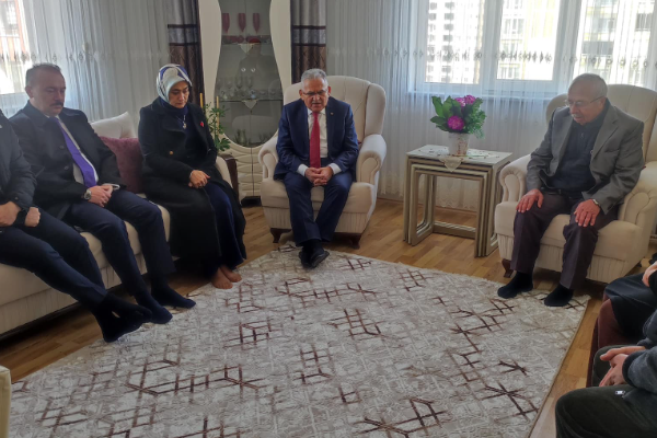 Başkan Büyükkılıç'tan şehit ailesine taziye ziyareti