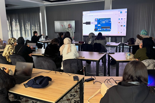 Bilişim Akademisi, öğretmen adaylarını ağırladı