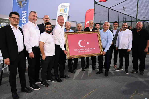 Karacabey Belediyespor'dan yeni sezon öncesi dayanışma yemeği<