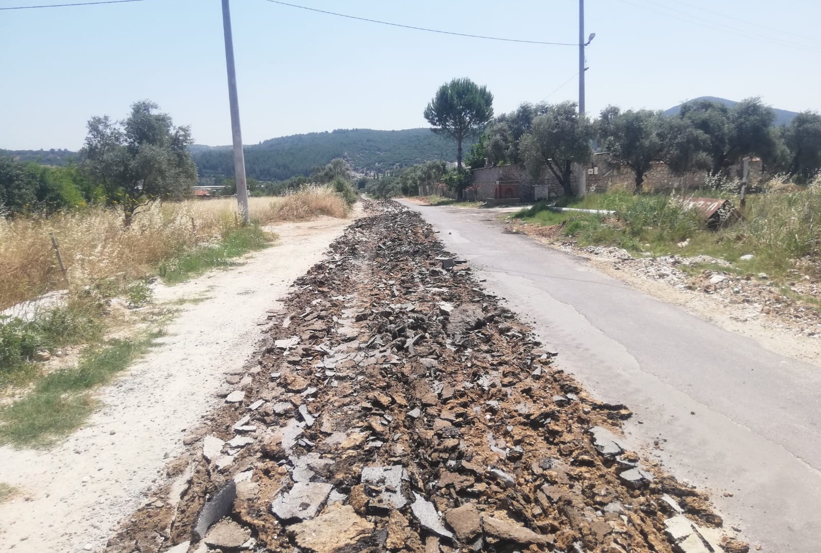 Muğla Büyükşehir Belediyesi, yol çalışmalarına devam ediyor<