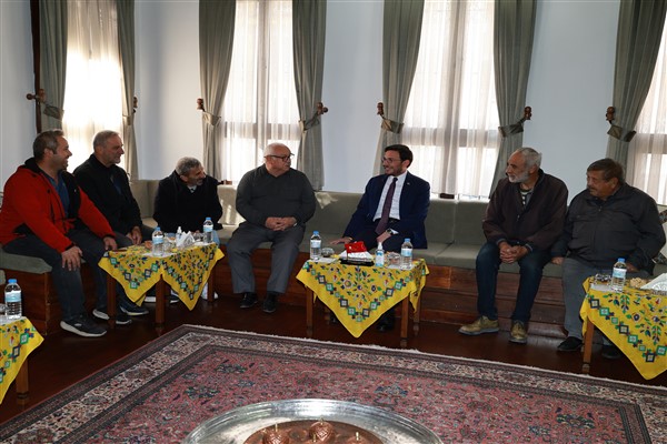 Tokat’ta ayakkabı boyacıları yeni dükkanlarına kavuştu<