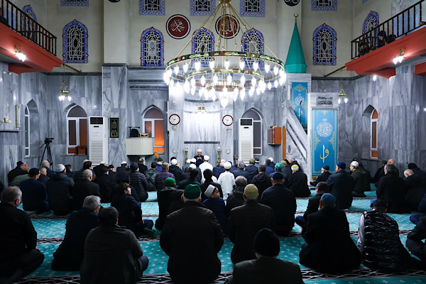 Esenler’de Enderun Teravih geleneği yaşatılıyor<