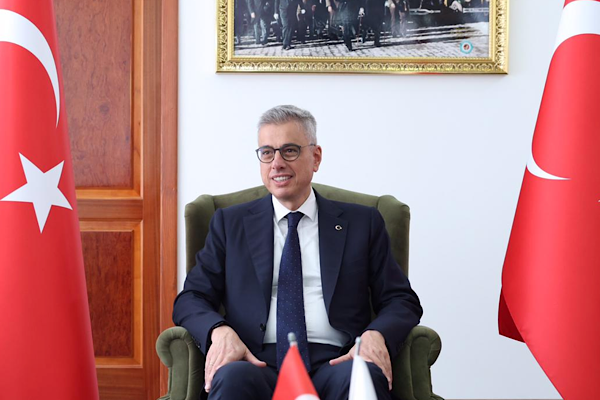 Memişoğlu, Gaziantep Milletvekili Meriç’i hastanede ziyaret etti