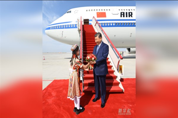 Xi Jinping: Daha güzel bir Xinjiang’ın inşası için ortak çaba gösterelim<
