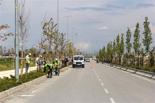 Van Büyükşehir'den park, bahçe ve yollarda temizlik çalışması