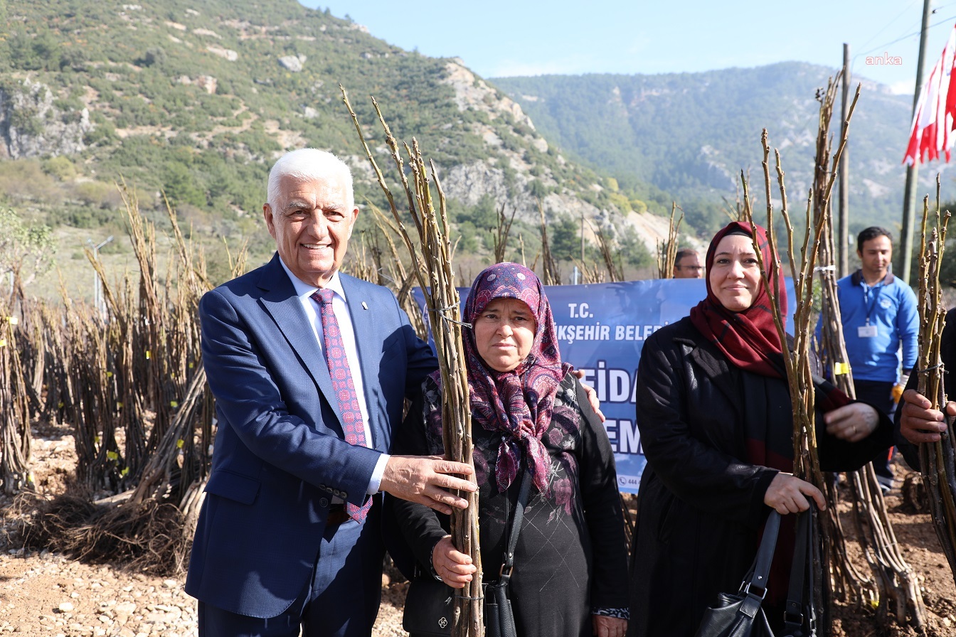 Muğla Büyükşehir Belediyesi’den çiftçilere tohum desteği