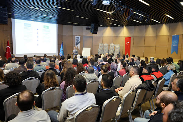 Küçükçekmece’de personele Resmi Yazışma Kuralları eğitimi verildi<