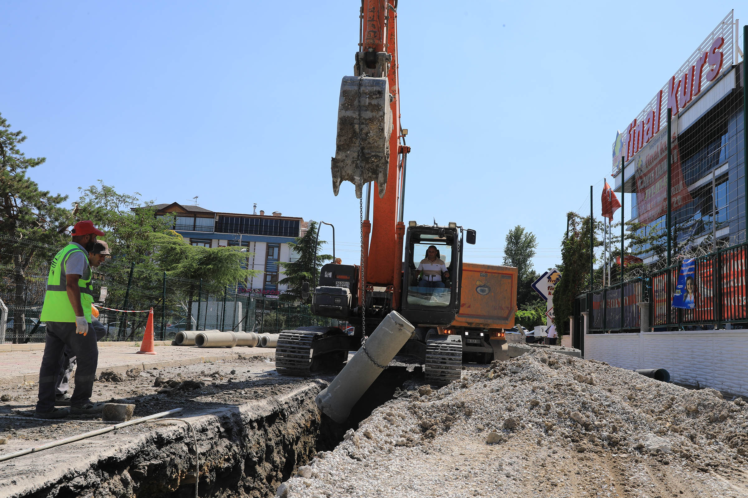 Keçiören'de altyapı ve üstyapı çalışmaları sürüyor