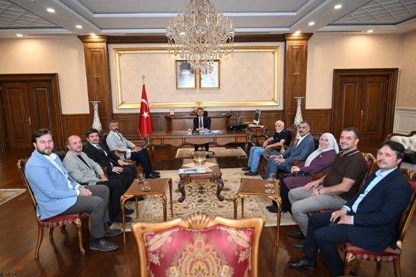 Necip Fazıl Kısakürek AİHL Danışma Kurulu’ndan Vali Aktaş’a ziyaret<