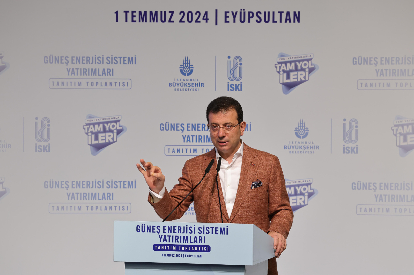 İmamoğlu: Hedefimiz 2029 yılına kadar belediye binalarında sadece güneş enerjisi kullanmak