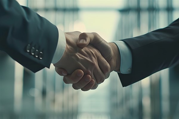 Bakan Işıkhan, TDT Genel Sekreteri Ömüraliyev ile görüştü <