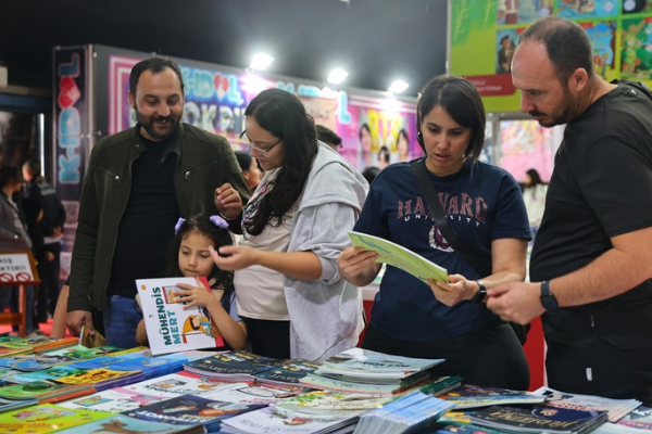 Antalya Kitap Fuarı ikinci gününde kitapseverleri ağırladı