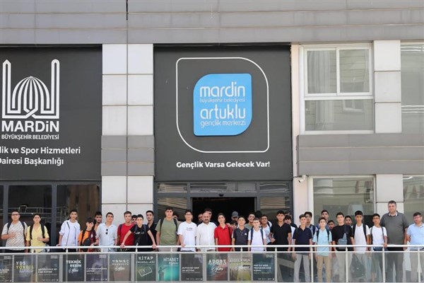 Mardinli gençler, Çanakkale'ye uğurlandı<