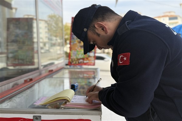 Çorum’da okul çevresindeki bakkal ve büfelere denetim<