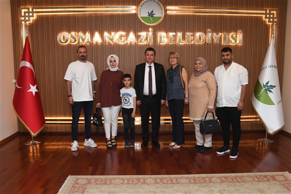 Küçük Muhammet, Başkan Aydın’ın desteğiyle şifa buldu<