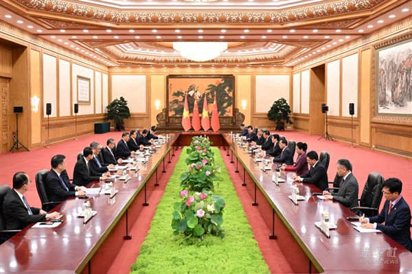 Xi Jinping, Vietnam Devlet Başkanı Luong Cuong ile görüştü<