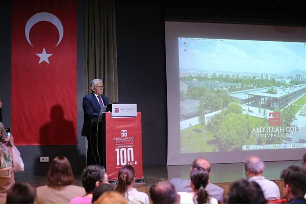 Başkan Büyükkılıç, Sağlık ve Biyoteknoloji Kongresi'ne katıldı<