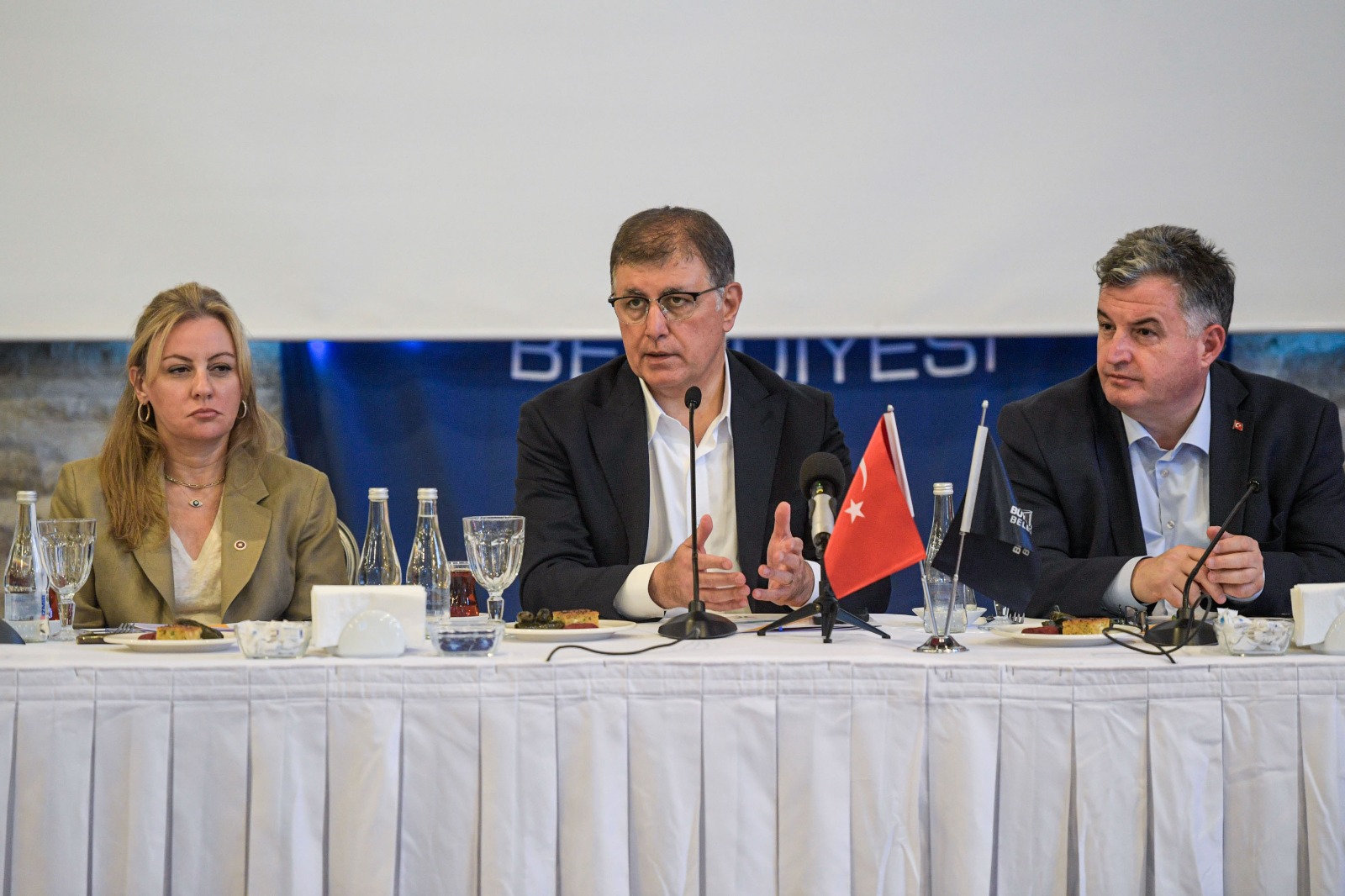 Başkan Tugay’dan “turizm konseyi” önerisi<