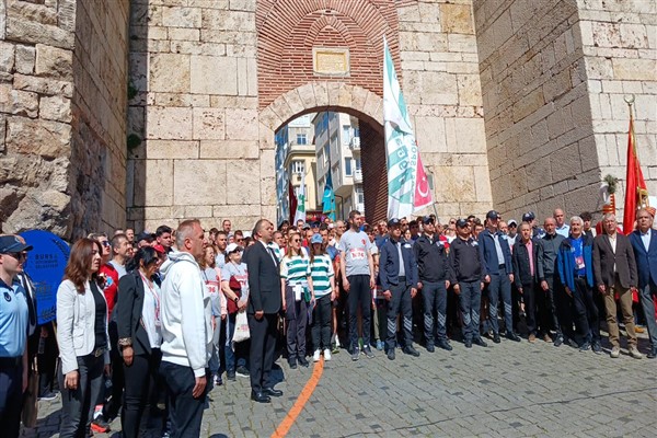 Bursa'da tarihi kent koşusu başladı<