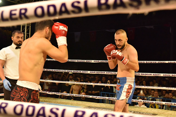 Kepez’de Kick Boks Şampiyonlar Galası düzenlendi<
