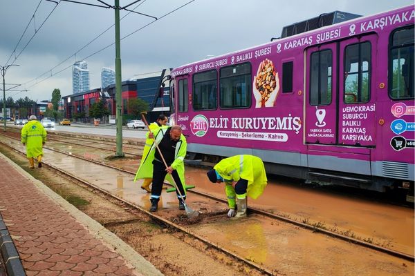Gaziantep’te şiddetli sağanak ve fırtına etkili oldu<