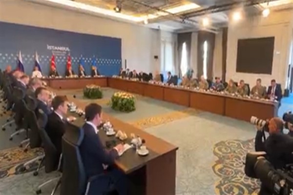 Zelenski, Rusya ile görüşmeler için Ukrayna heyetini 14 kişiye çıkardı