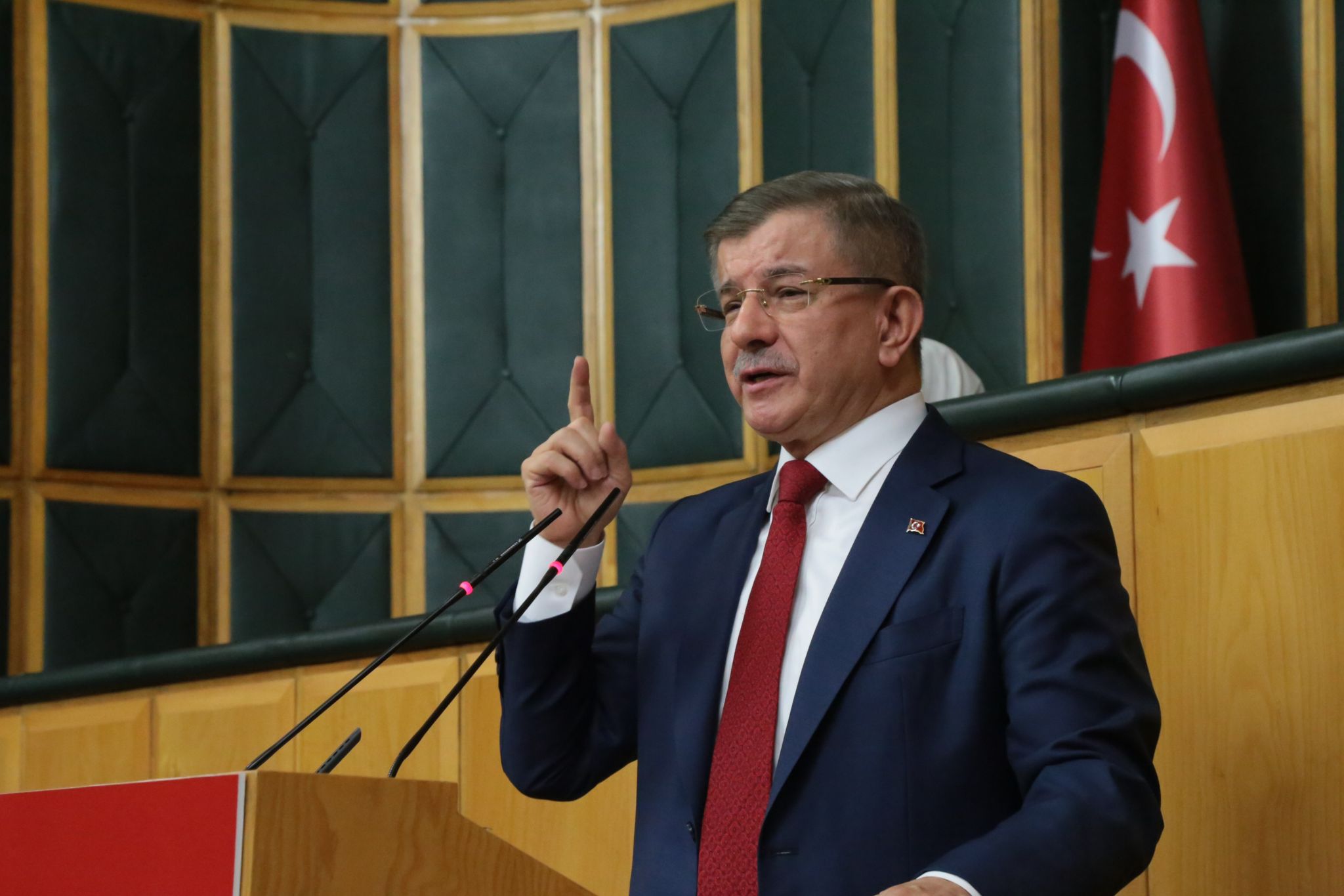 Davutoğlu'ndan Betül Üstün için taziye mesajı