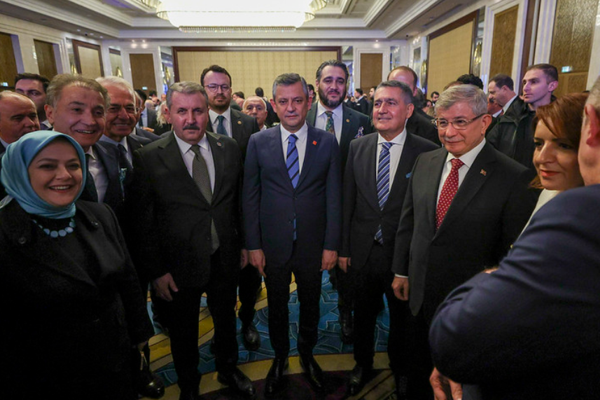 Özel, TÜSİAD Yüksek İstişare Konseyi kokteyline katıldı