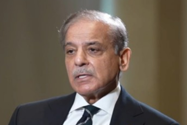 Pakistan Başbakanı Şerif, İran Büyükelçisi Moghadam ile görüştü<