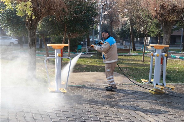 Haliliye Belediyesi temizlik çalışmalarını sürdürdü