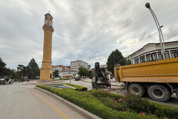 Gazi Caddesi iki etapta yenilenecek: Asfalt çalışmaları 3 Ağustos'ta başlıyor<