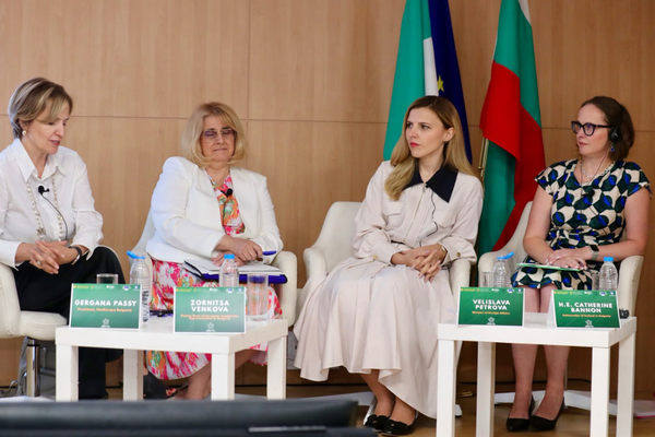 Petrova: Daha güçlü ve rekabetçi AB için ortak vizyon paylaşıyoruz<