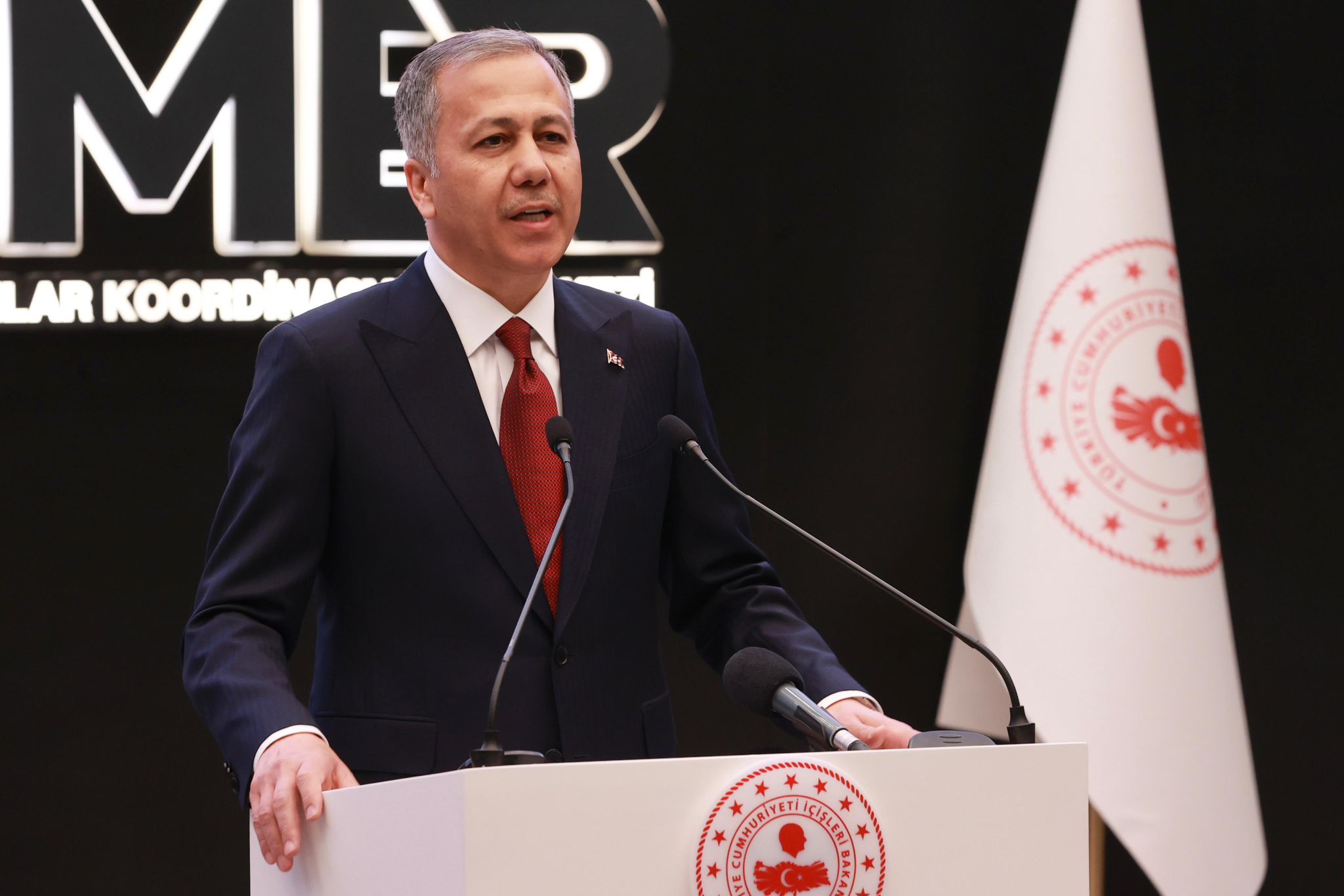 Yerlikaya: Mobil Göç Noktası Araçlarıyla 4 milyon 572 bin 712 kişinin sorgulaması yapıldı<