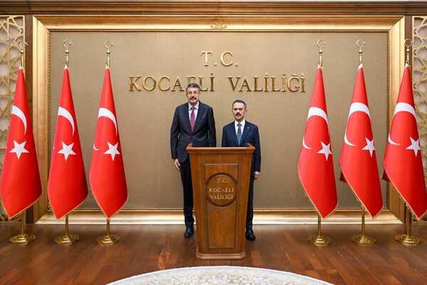Bakan yardımcısı Çelik, Kocaeli Valisi Aktaş’la bir araya geldi<