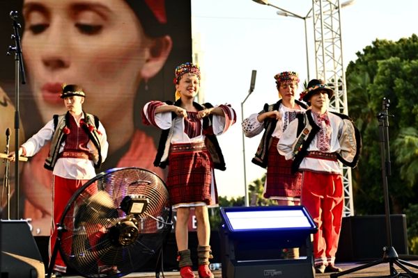 Farklı kültürler Muratpaşa’da aynı meydanda buluşuyor