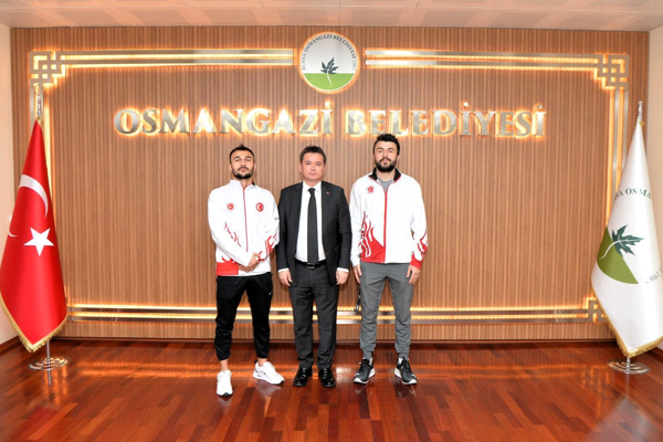 Başkan Aydın, milli sporcuları ağırladı <