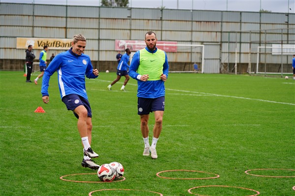 Çaykur Rizespor, Trabzonspor maçı için hazırlıklarını sürdürüyor <